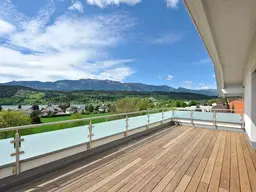 TRAUMHAFTES PENTHOUSE mit Terrasse und 2 Carportplätzen