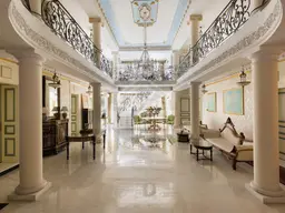 • RARITÄT &amp; LUXUS PUR*Liebevoll kernsaniertes Schloss mit Luxus-Spa und größtmöglicher Privatsphäre