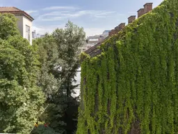 Altbaujuwel mit Potenzial – 106 m² im 5. Liftstock mit Balkon und Blick ins Grüne