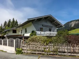 Dachgeschoßwohnung mit Gartenanteil