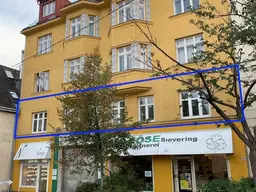 Großzügige 5-Zimmer Altbauwohnung mit Terrasse