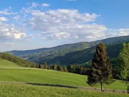 Alpenrefugium auf 1.200 m Seehöhe – ein Ort, wo die Zeit stehen bleibt und der Blick in die Berge verzaubert.“