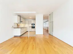 Charmante 2-Zimmer-Dachgeschosswohnung am Schwarzenbergplatz