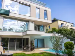 Luxuriöse 8-Zimmer Villa mit Pool und Garten in Wien