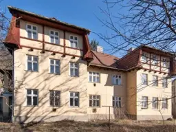 Leeres Entwicklungszinshaus mit 10 Wohnungen zu verkaufen