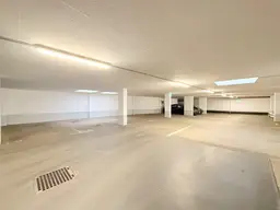 Altmannsdorfer Str. 86-88 - Garagenstellplatz bei Hetzendorf / U6 Schöpfwerk / 62 und Bussen!