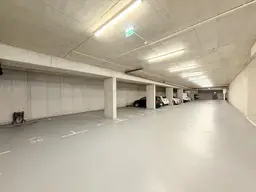 Michael-Reś-Gasse 2 - Garagenstellplatz mit 2,9m Einfahrthöhe gleich bei 32A / Straßenbahnlinie 26!