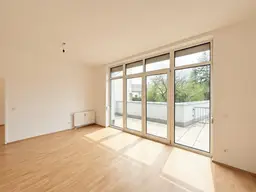 Terrassentraum mit hohen Decken und perfekter Infrastruktur!