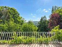 Elegante Terrassenresidenz am Schafberg mit großzügigem Garten