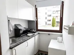 Clevere Anlegerimmobilie: Vermietete Garçonnière mit Loggia – Top 7