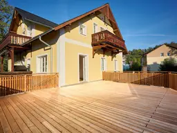 Erstbezug nach Sanierung - 60 m² Wohnfläche - 67 m² Terrasse - Seeblick und Bademöglichkeit - Zweitwohnsitz erlaubt!