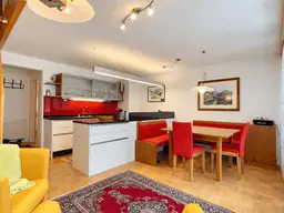 Sonne, Bergblick und Natur – Wohnung mit Loggia in Gortipohl