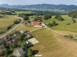 Baugrund mit freier Seite ins Grüne – nur 5 Min. zum Irrsee, Top-Preis!