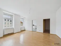Helle 3-Zimmer-Altbauwohnung im obersten Stock mit Parkblick