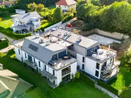 Gartentraum mit Blick über Velden - fußläufig ins Zentrum