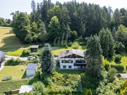 Sonniges Zweifamilienhaus mit großem Grundstück und Karawankenblick in Wernberg
