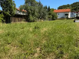 Ein sonniges Grundstück in idyllischer Umgebung - perfekt für Ihr Zuhause oder als wertbeständige Investition in die Zukunft