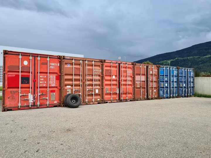 Container