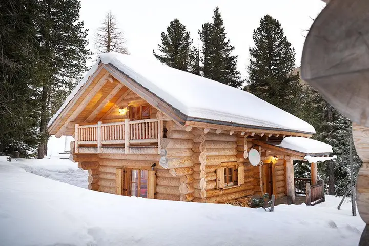 Urgemütliches Blockhaus im Zirbenwald - Winter