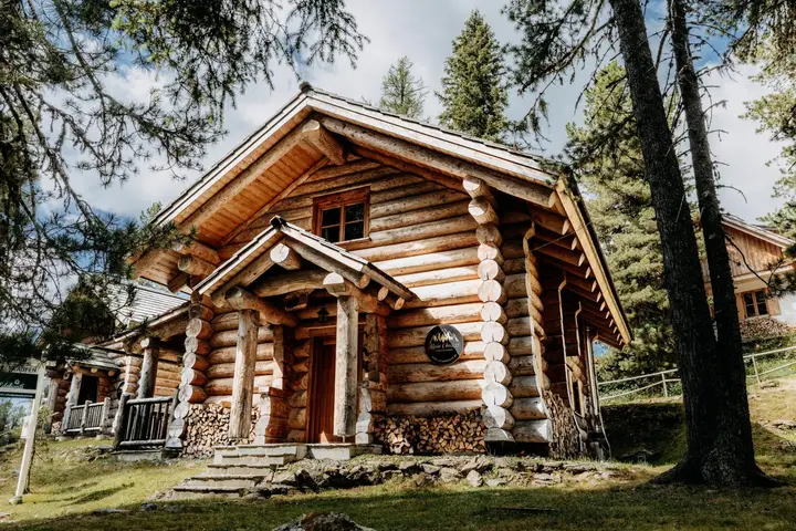 Urgemütliches Blockhaus im Zirbenwald - Sommer