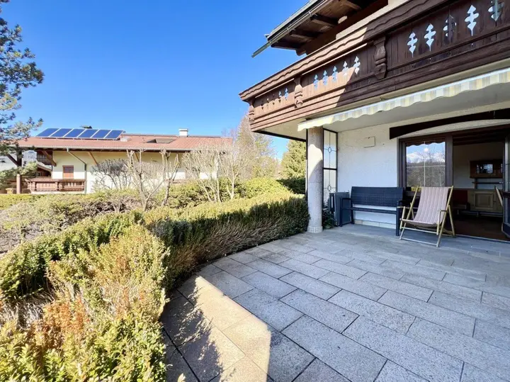 Südwestlich ausgerichtete Terrasse