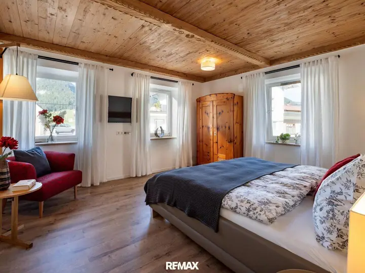 Schlafzimmer 1