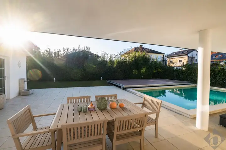 Überdachte Terrasse