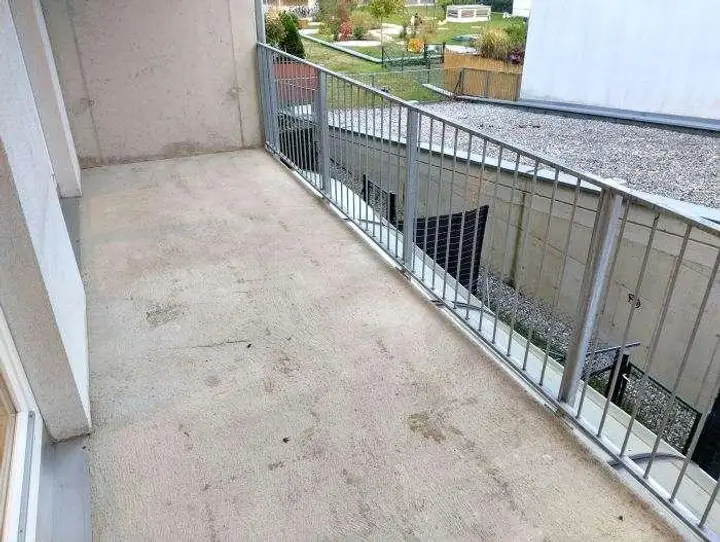 großer Süd-Balkon 11m² - Innenhof