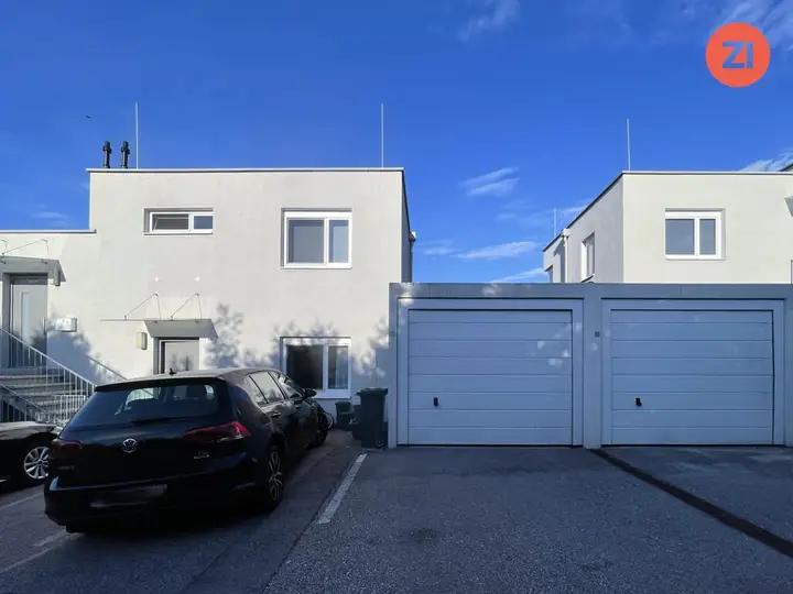 Außenansicht / Garage