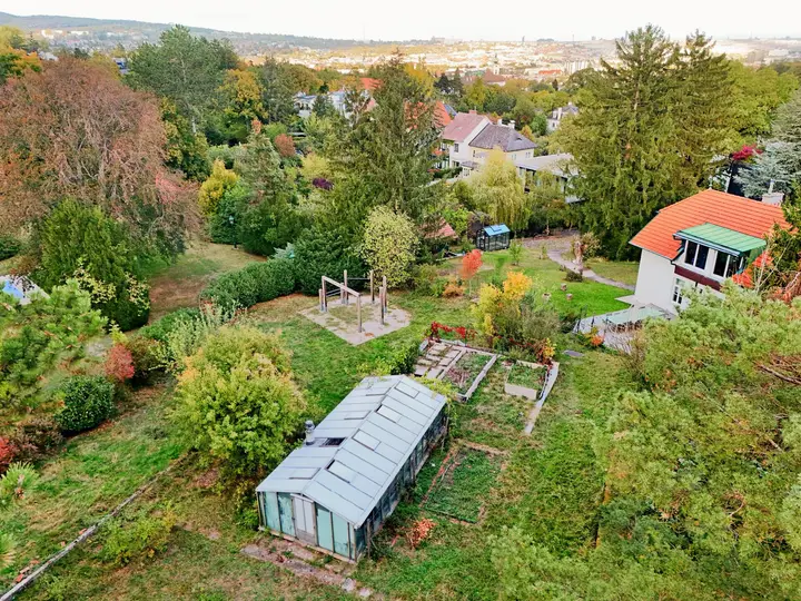 Grundstück