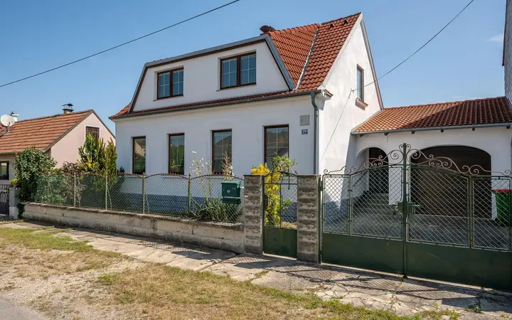 Straßenansicht Haus
