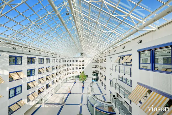Glas Atrium Plaza