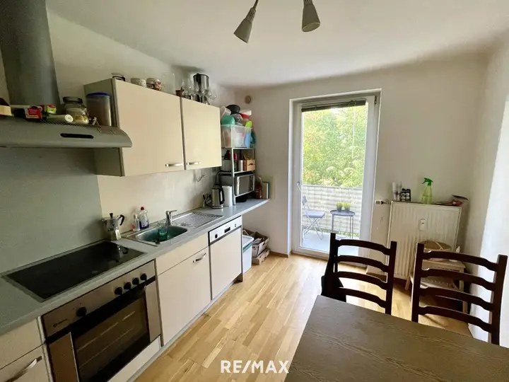 Koch-/Essbereich samt Zugang Balkon