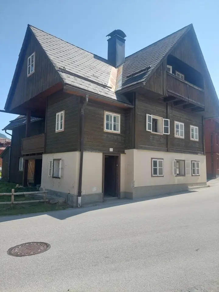 927, Haus an der Straßenseite