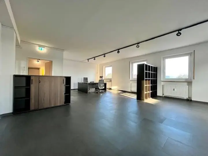 Büro links