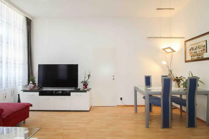 Wohnzimmer Bild 3