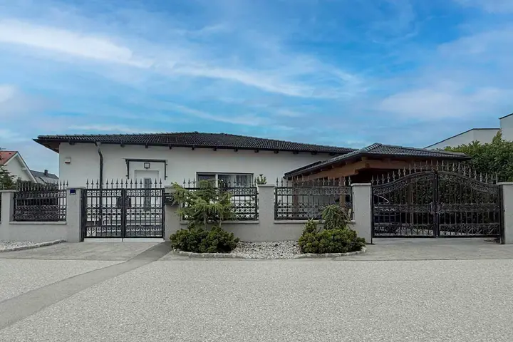 Haus02
