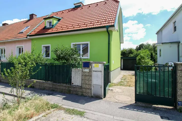 Straßenansicht