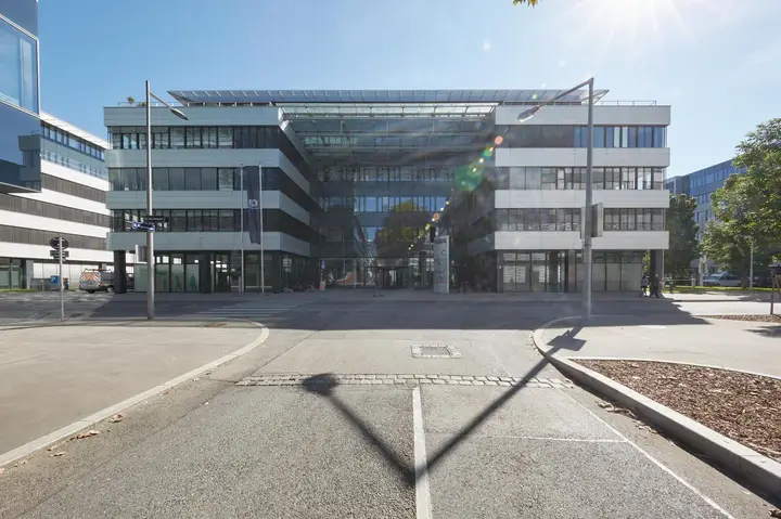 EURO_PLAZA_1C_02