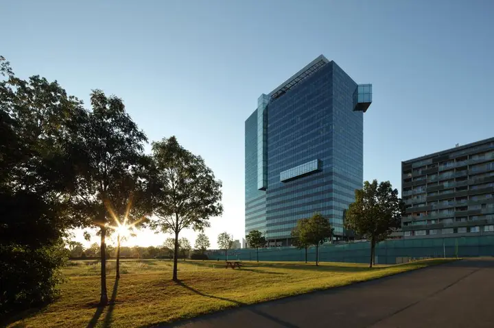 SATURN TOWER außen