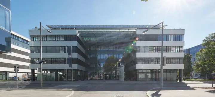 EURO_PLAZA_1C_02 quer
