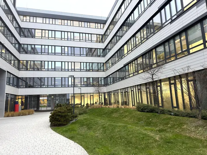 EUROPLAZA 6 EG Hof