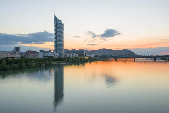 Millennium Tower_Sommer