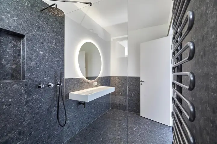 ZU KAUFEN TERRASSENWOHNUNG GMUNDEN