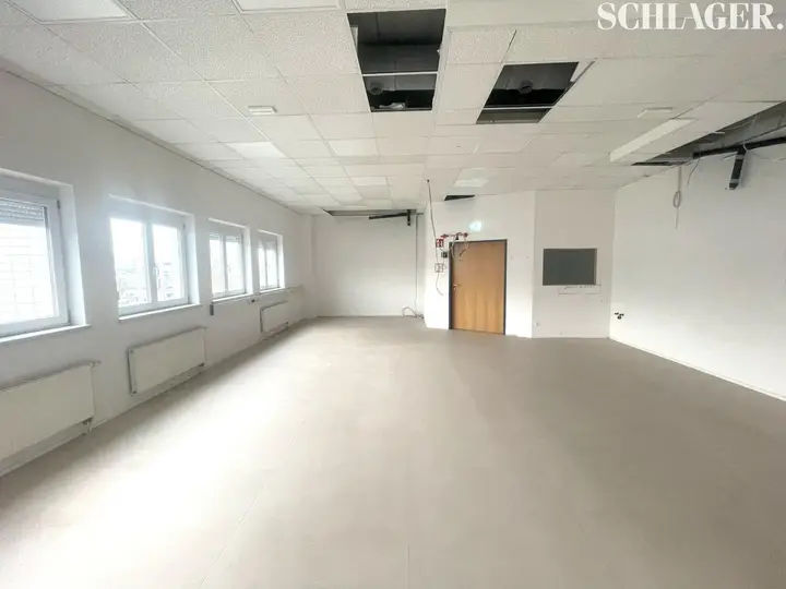 Büro/Labor 1. OG, 350,90 m², Schmiedlstraße 3