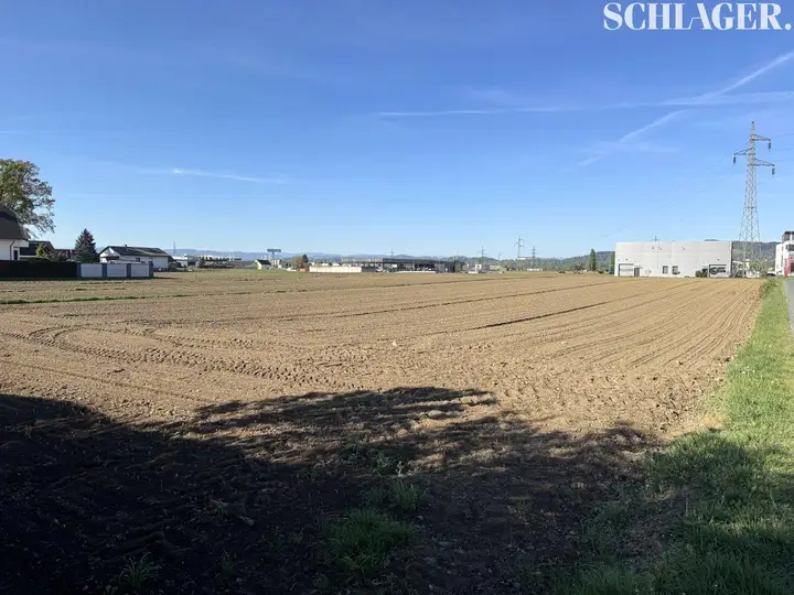 Grundstück