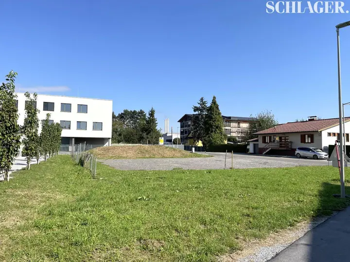 Grundstück