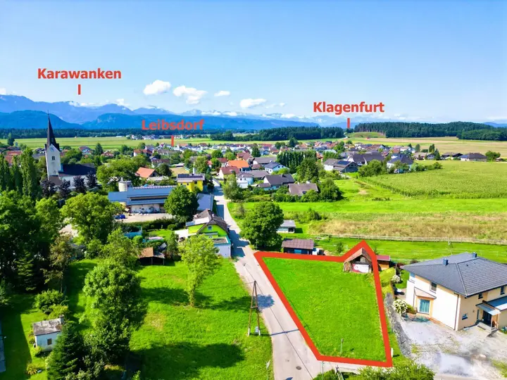Luftbild mit eingezeichnetem Grundstück