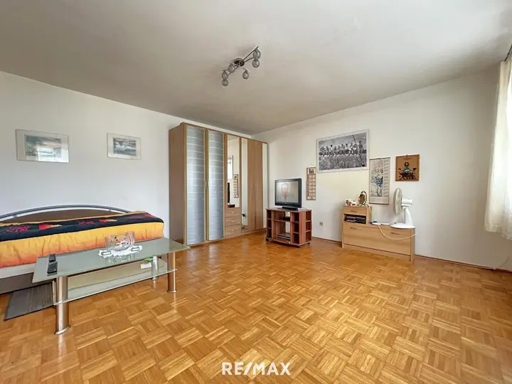 Wohn und Schlafzimmer