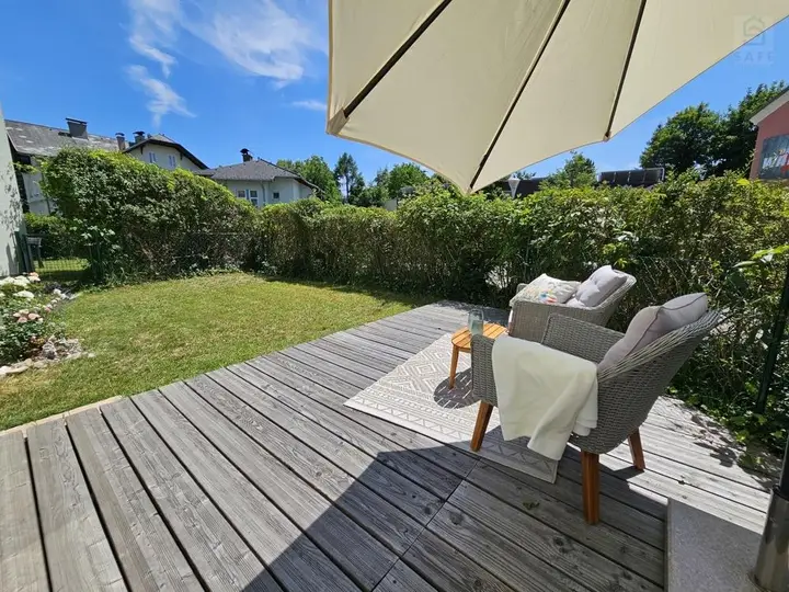Terrasse mit Garten